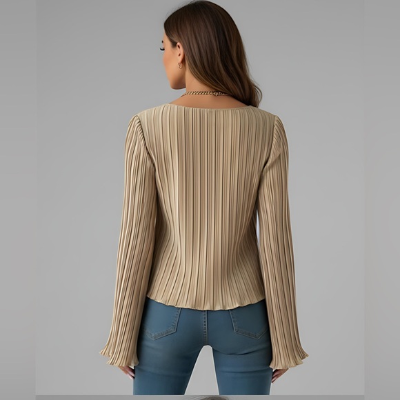 Gold Pleated Bell Sleeve Blouse - Picture 3 of 10
